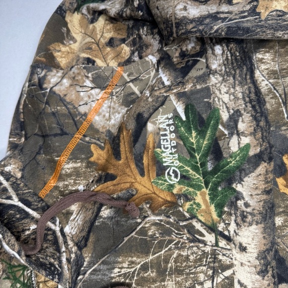 Magellan Outdoors Camo Hooded Jacket Size Medium. - Picture 4 of 11